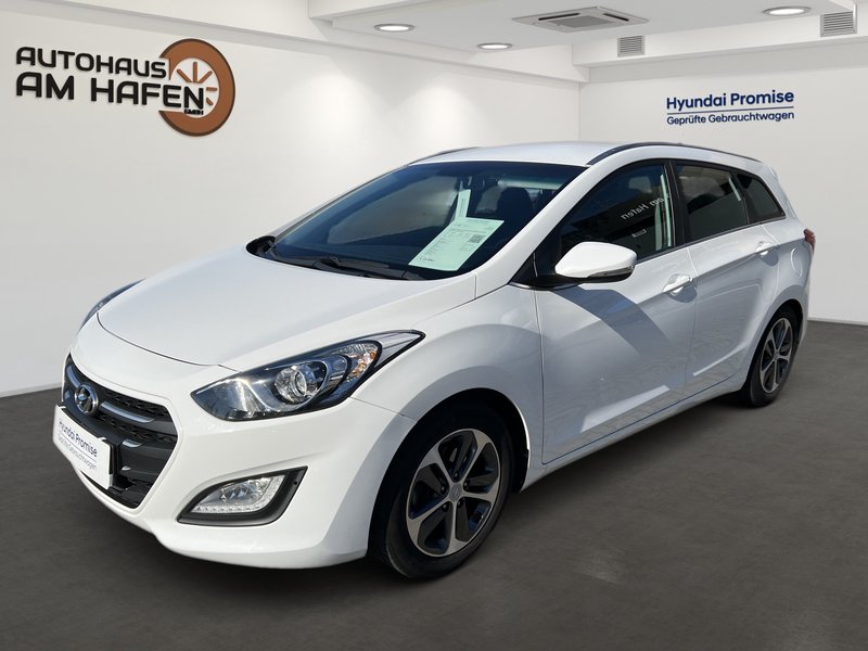 Hyundai i30 cw Trend mit Navigation, 8fach bereift, Checkheft
