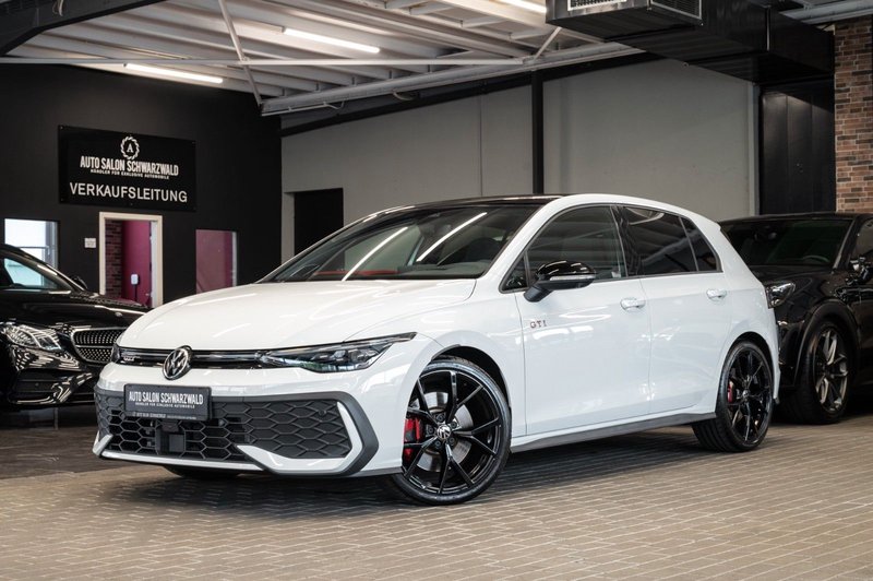 Volkswagen Golf 8 GTI |BLACK STYLE|MATRIX|H&K|NAVI|PANO