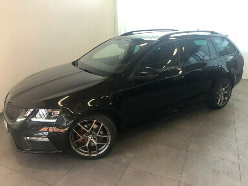 Skoda Octavia Combi 2.0 TDI DSG RS 18" ACC VIRTUAL