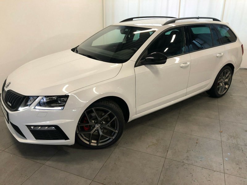 Skoda Octavia Combi 2.0 TDI DSG RS 18" ACC VIRTUAL