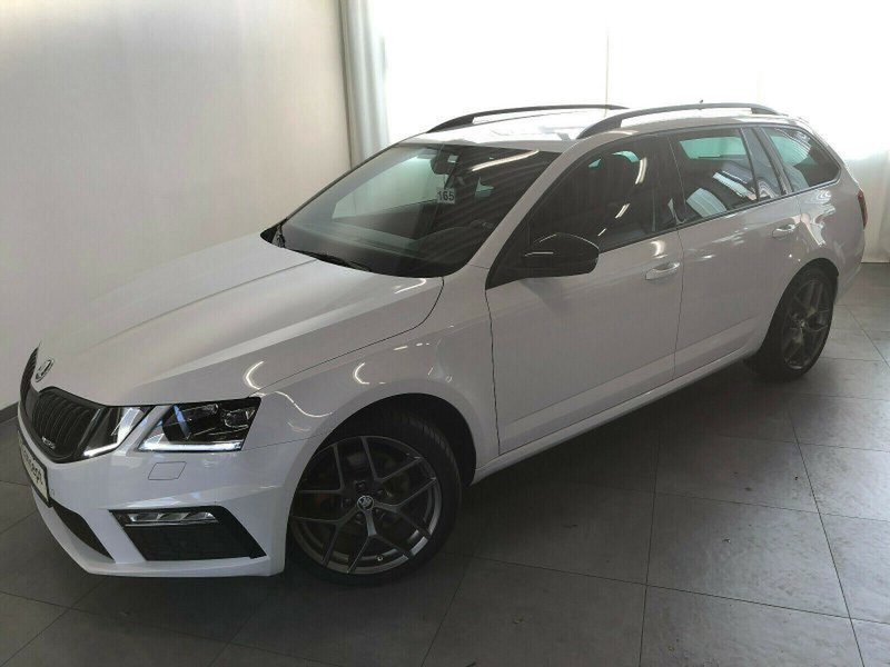 Skoda Octavia Combi 2.0 TDI DSG RS 18" ACC VIRTUAL