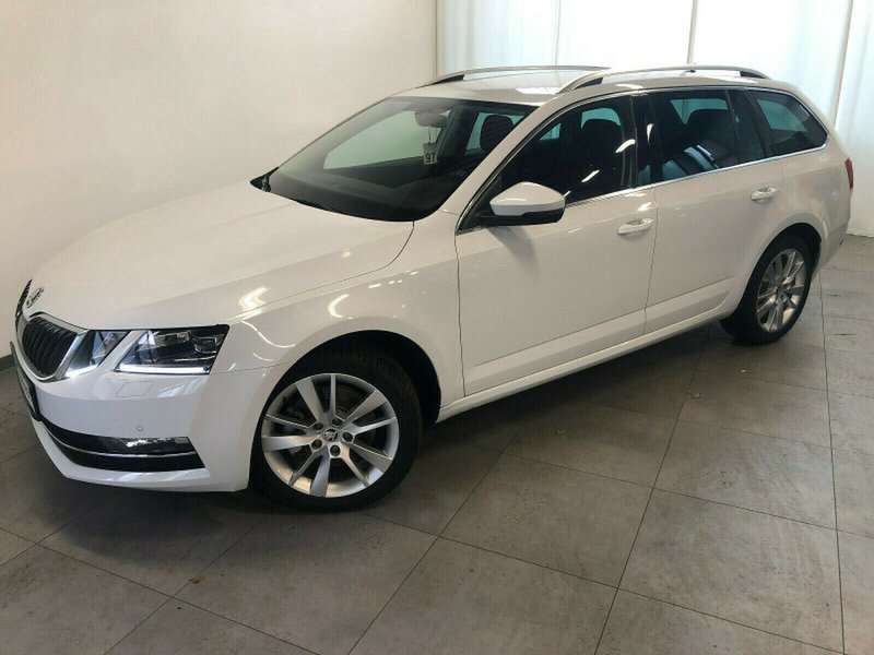 Skoda Octavia 2.0 TDI DSG 4x4 STYLE Combi AHK VIRTUAL