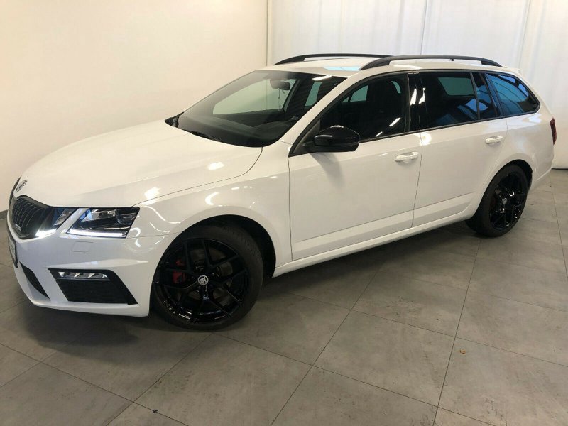 Skoda Octavia Combi 2.0 TDI DSG RS 18" ACC VIRTUAL