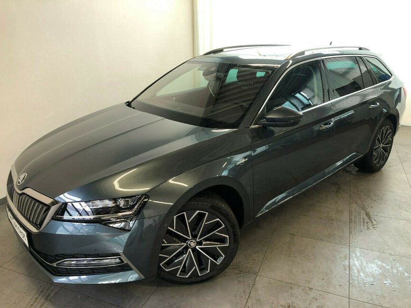 Skoda Superb Combi L&K iV AHK PANORAMA SOFORT