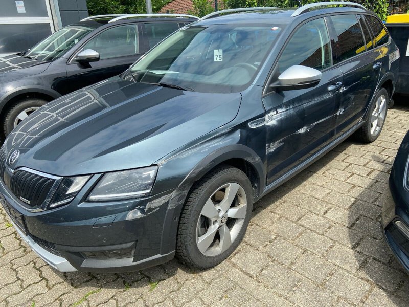 Skoda Octavia Scout 2.0 TDI DSG LEDER NAVI LED  AHK