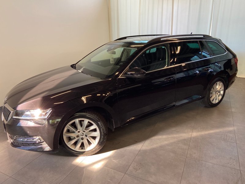 Skoda Superb Combi Style 2.0 TDI DSG MATRIX PANO KAMERA ACC