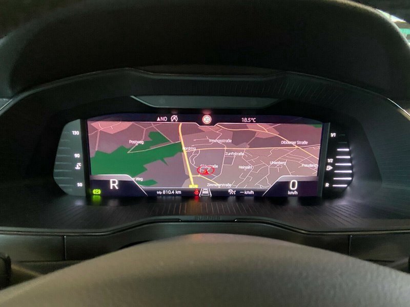Skoda Superb Combi 2.0 TDI DSG STYLE MATRIX LEDER