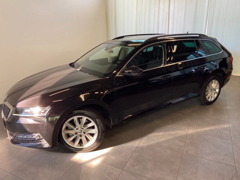 Skoda Superb Combi Style 2.0 TDI DSG MATRIX PANO KAMERA ACC