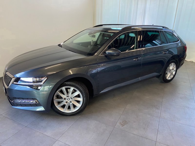 Skoda Superb Combi Style 2.0 TDI DSG NAVI MATRIX LED LEDER ACC