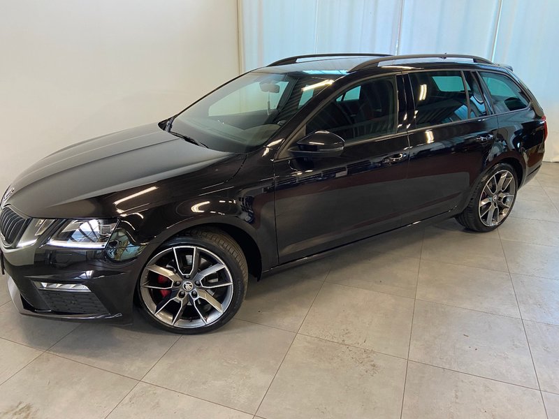 Skoda Octavia Combi RS 4x4 2.0 TDI DSG AHK NAVI DAB