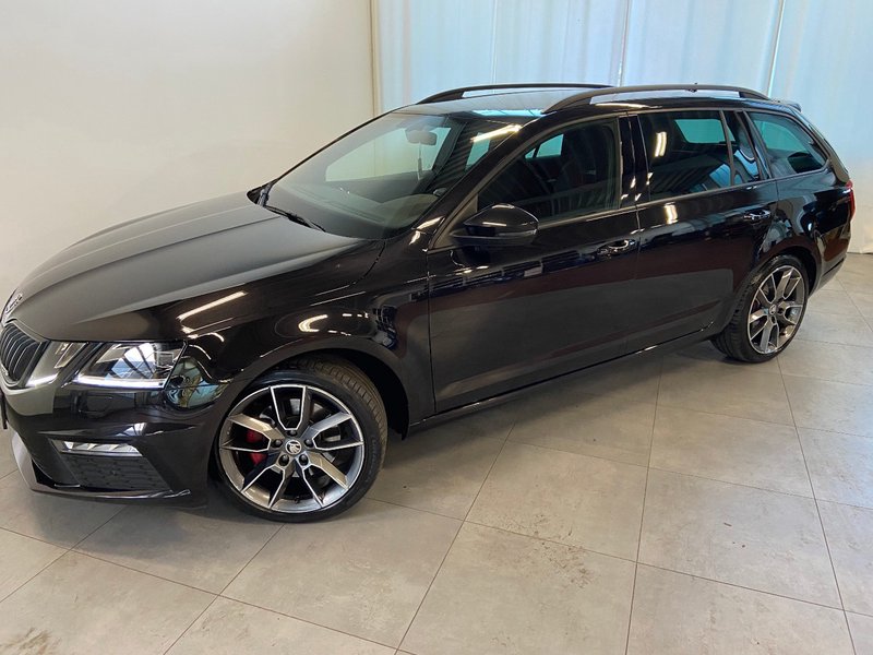 Skoda Octavia Combi RS 4x4 2.0 TDI DSG AHK NAVI KAMERA