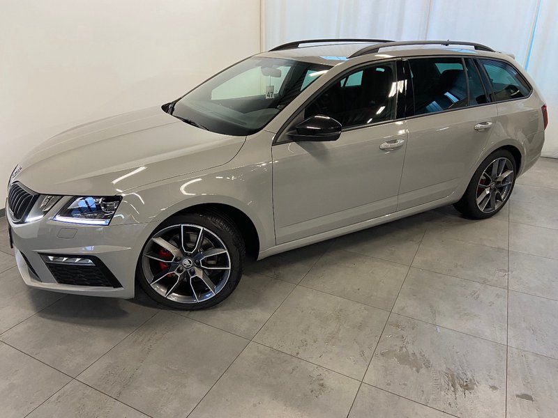 Skoda Octavia Combi RS 4x4 2.0 TDI DSG AHK NAVI 18"