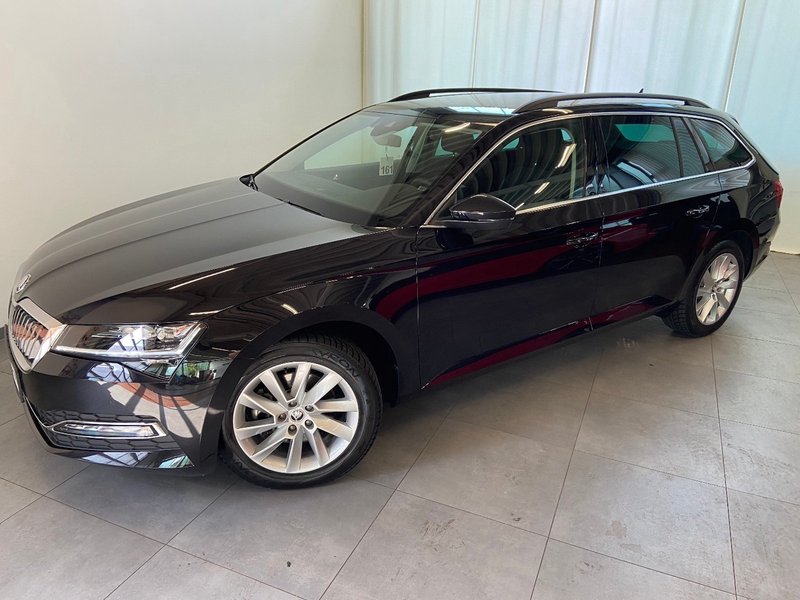 Skoda Superb Combi 2.0 TDI DSG 4x4 STYLE MATRIX ACC