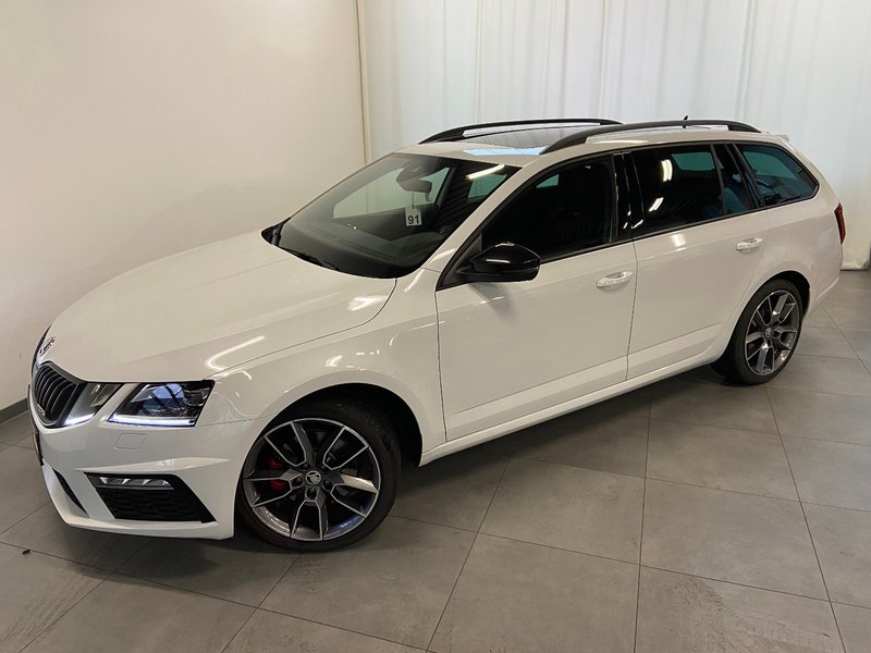 Skoda Octavia Combi 2.0 TDI RS 4x4 DSG PANO AHK KESSY