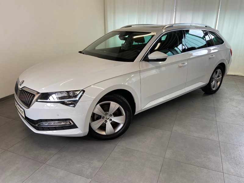 Skoda Superb Combi 2.0 TSI DSG STYLE COMBI KAMERA PANO NAVI MATRIX