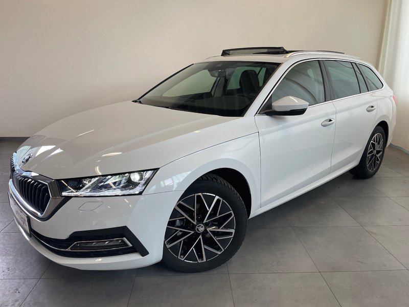 Skoda Octavia Combi  2.0 TDI DSG STYLE MATRIX PANORAMA KAMERA