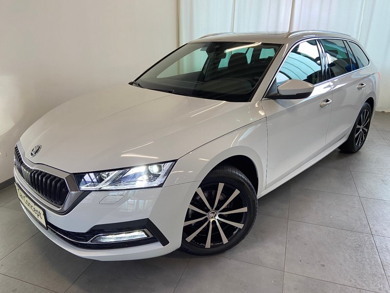 Skoda Octavia Combi  2.0 TDI DSG STYLE MATRIX PANORAMA AHK