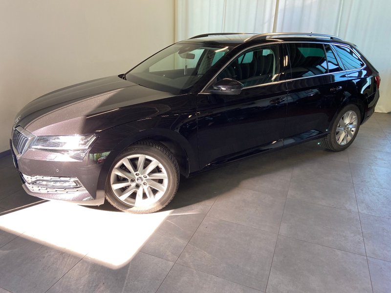 Skoda Superb Combi 2.0 TDI DSG STYLE MATRIX  LED NAVI KAMERA