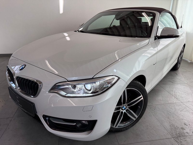 BMW 220 i Cabrio Sport Line 1. HAND XENON AUTOMATIC