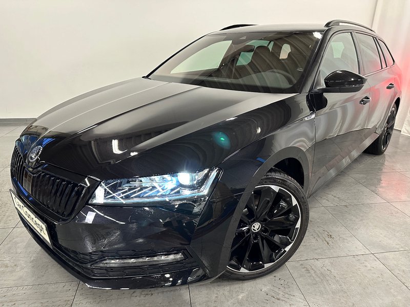 Skoda Superb Combi SportLine 4x4 AHK COLUMBUS 5J GARAN