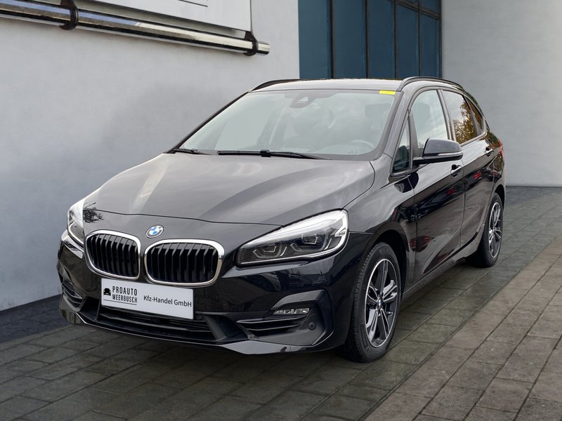 BMW 220i Active Tourer Sport line DRIVINGASSIST/LEDER