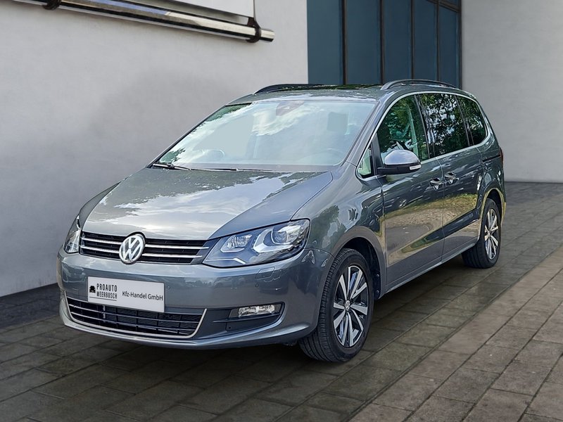 Volkswagen Sharan Comfortline ACC/AHK/PANO/RFK/STNDHZNG/17''