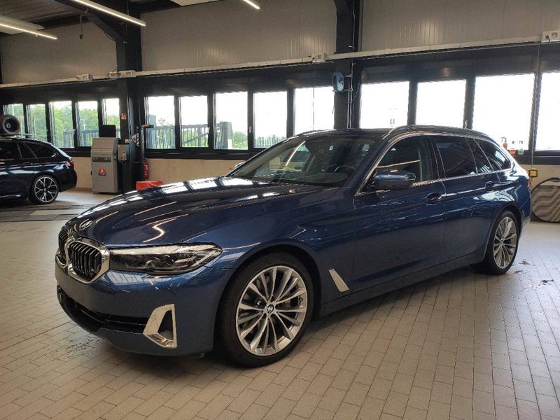 BMW 530d xDrive Luxury Line NP:96.969€/PANO/AHK/HUD