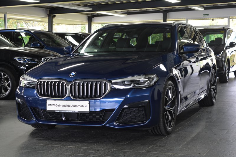 BMW 530 d xDrive Tour. M Sport ACC/AHK/HEAD-UP/STANDHEIZUNG