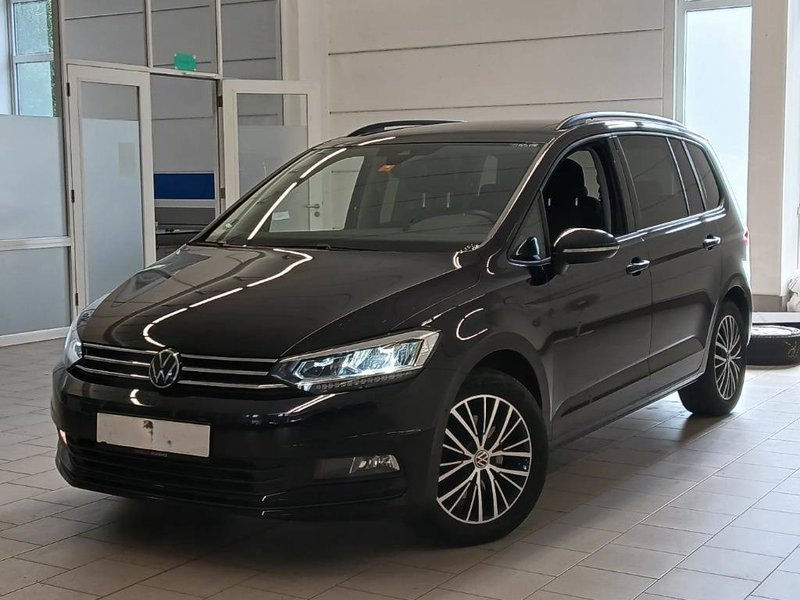 Volkswagen Touran Comfortline AHK/EASYOPEN/PANO/STNDHZNG/RFK