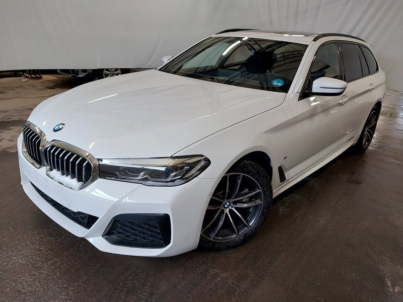 BMW 520 d xDrive M Sport PANO/HEADUP/SITZBELÜFTUNG/ACC