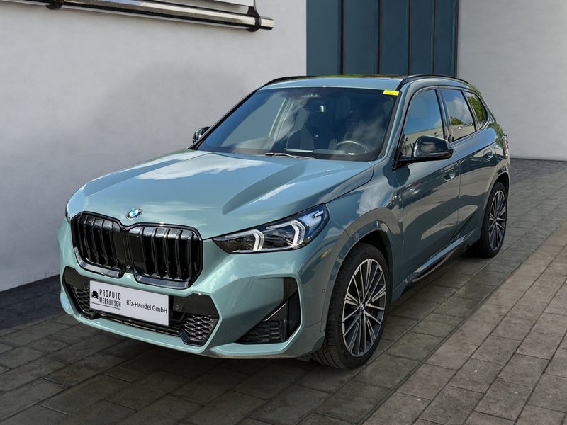 BMW X1 23d xDrive M Sport AHK/ADAPTLED/HUD/360°/PANO