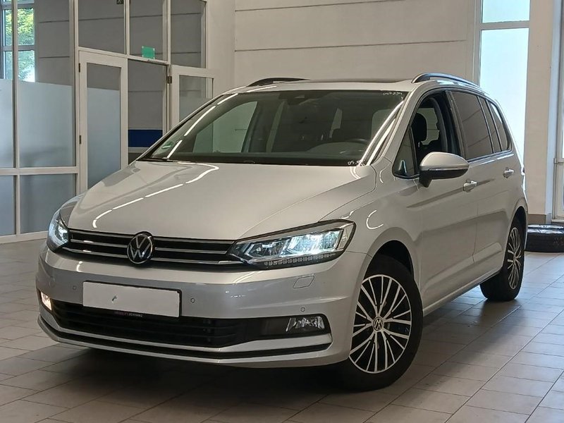 Volkswagen Touran Comfortline AHK/EASYOPEN/PANO/RFK/STNDHZNG