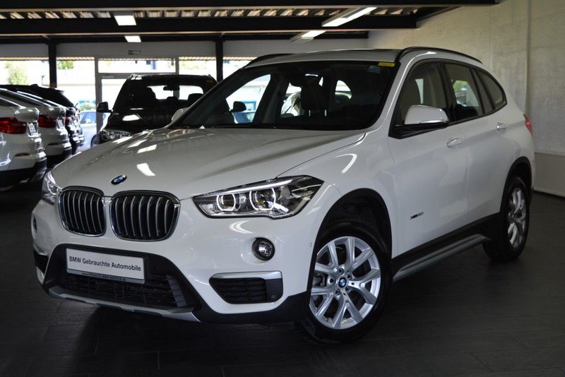 BMW X1 xDrive20i Aut. xLine LED/HEAD-UP/GLASDACH