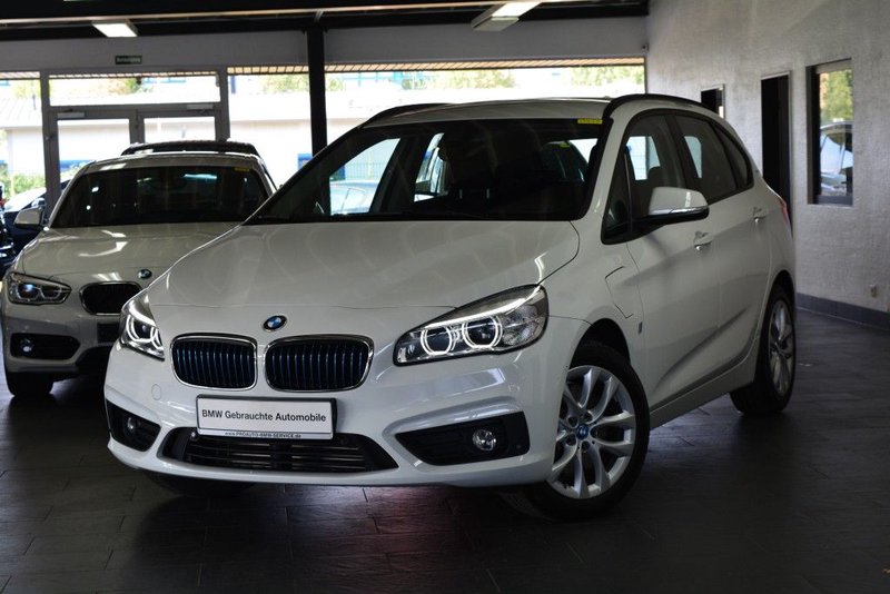 BMW 225 Active Tourer xe iPerformance/LED