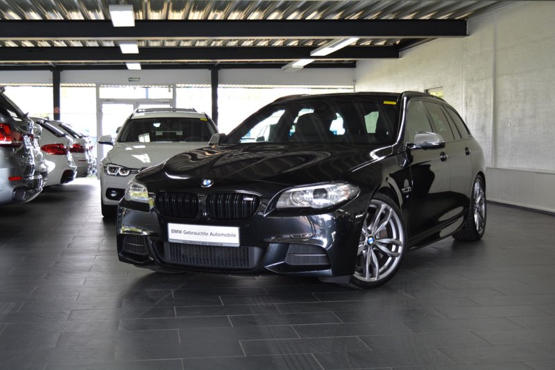 BMW M550d xDrive Touring Sport-Aut. HUD/NAVIPROF/PANO/AT-Motor bei Km 148395