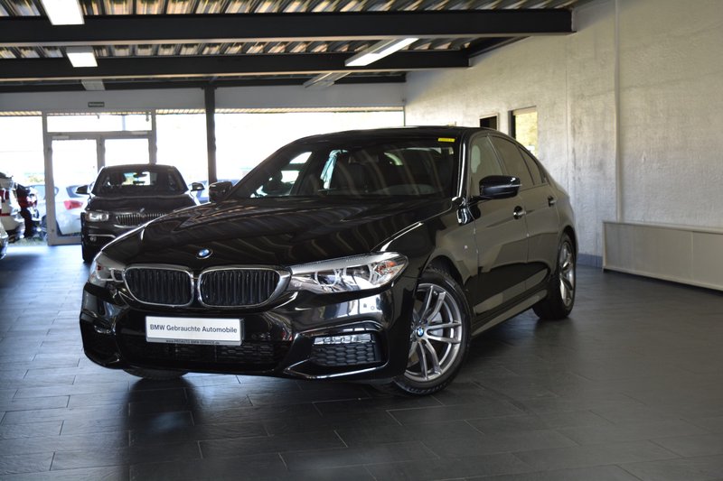 BMW 520d M Sport HUD/GLASDACH/WLAN/AKTIVLENKUNG