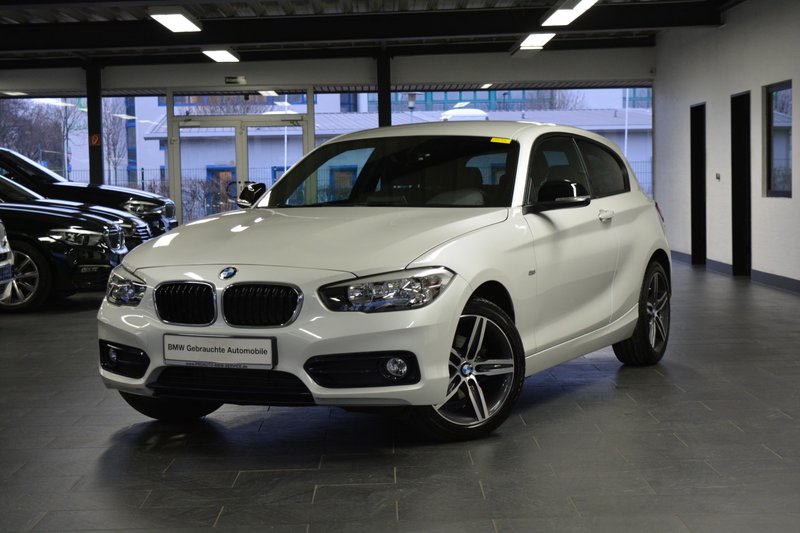 BMW 118i Sport Line NAVI/M-LENKRAD/VARIABLESPORTLENKUNG