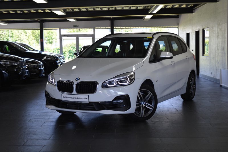 BMW 220i Active Tourer Aut. Sport Line NAVI/LED/GLASDACH/KAMERA