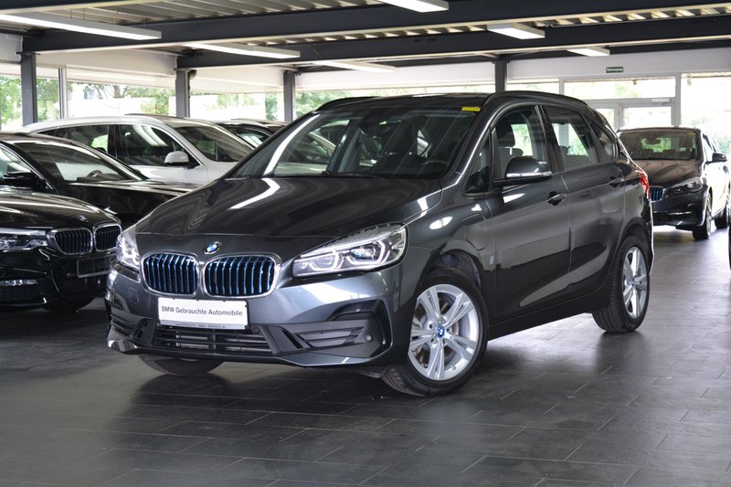 BMW 225 xe iPerformance LED/HEAD-UP/NAVI PLUS/PANORAMA 6d-temp