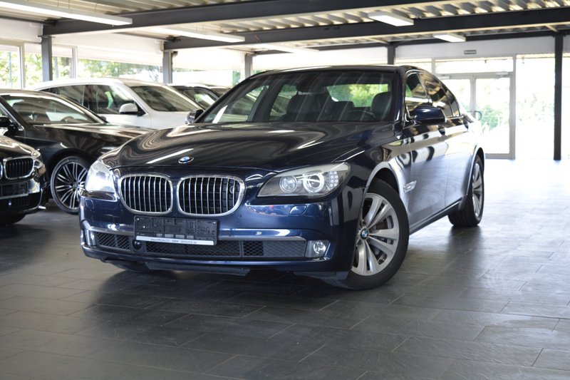 BMW 750i NP123.180€/NIGHTVISION/ACC/HUD/STANDHEIZUNG/RFK
