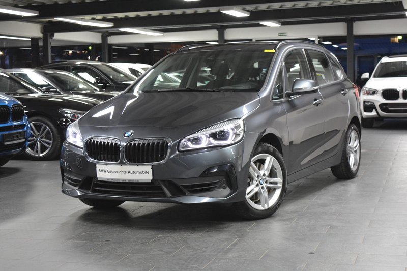 BMW 220i Active Tourer Advantage Panorama/HUD/RFK/6d-Temp