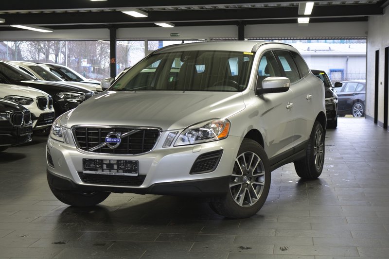 Volvo XC 60 Edition PRO 2WD Geartronic Momentum NAVI/LEDER/XENON