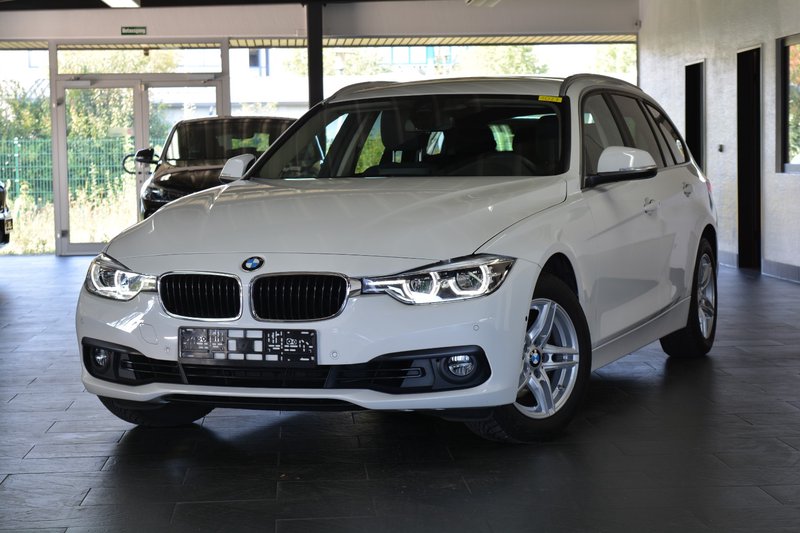 BMW 320i Touring Aut. LED/HEAD-UP/NAVI/KAMERA SERVICE INKL.