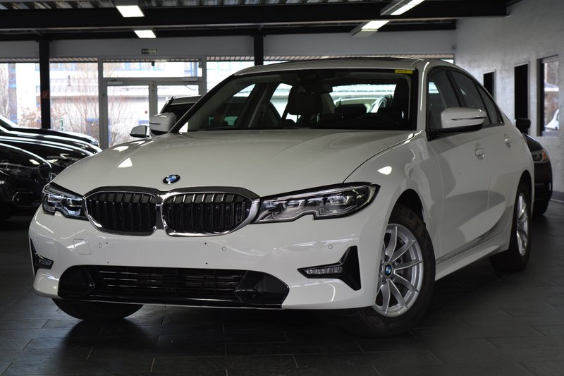 BMW 320 d Limousine Sport Line LIVE COCKPIT/LED/NAVI/GLASDACH/KAMERA
