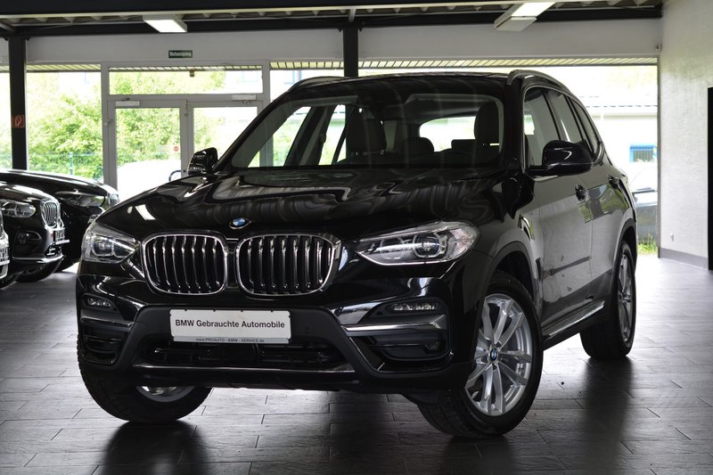 BMW X3 xDrive 20 i Luxury Line AHK/HEAD-UP/LIVE COCKPIT/PANORAMA
