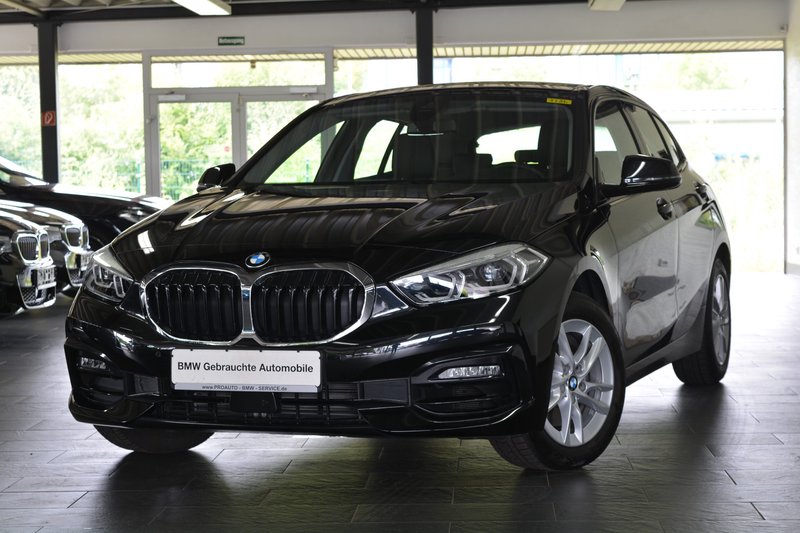 BMW 118 i Sport Line AHK/NAVI PROF/LED/LIVE COCKPIT/LEDER