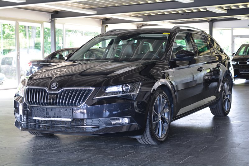 Skoda Superb Combi L&K 4x4 ACC/AHK/DCC/STANDHEIZUNG/APPLE CARPLAY