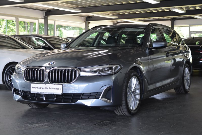BMW 530 d xDrive Touring Luxury Line ACC/AHK/PANORAMA/