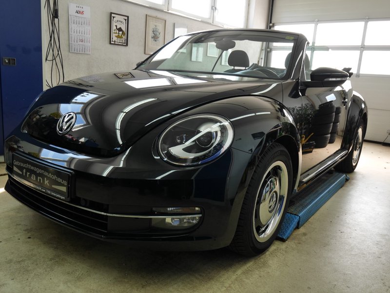 Volkswagen Beetle Cabriolet Sport 1HAND,NAVI,SHZ,PDC,1J:GARANTIE