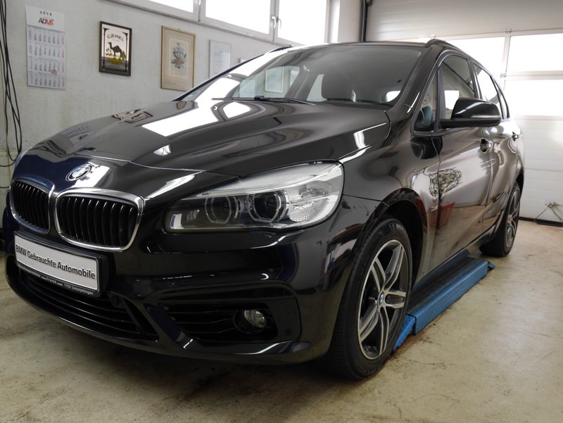 BMW 218 d Active Tourer AHK,Parkass.,HIFI,LED,GARANTIE
